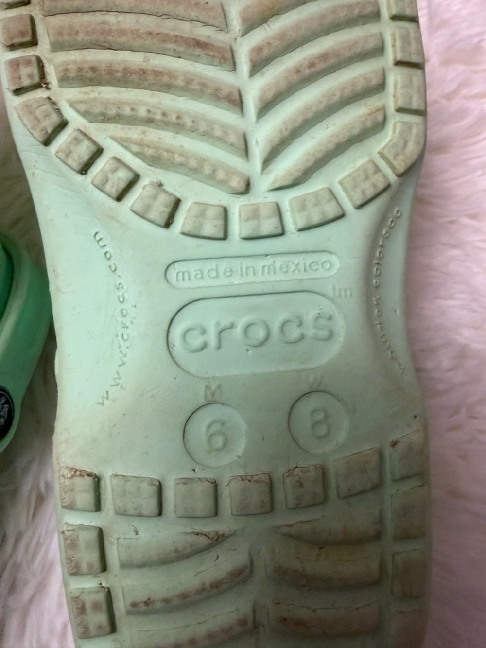 Crocs Classic Clogs Mint Green Women’s 8 Lightweight Comfort Slip On Shoes - Picture 8 of 8